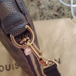 More pics of LV Pochette Accessoires Damier Ebene